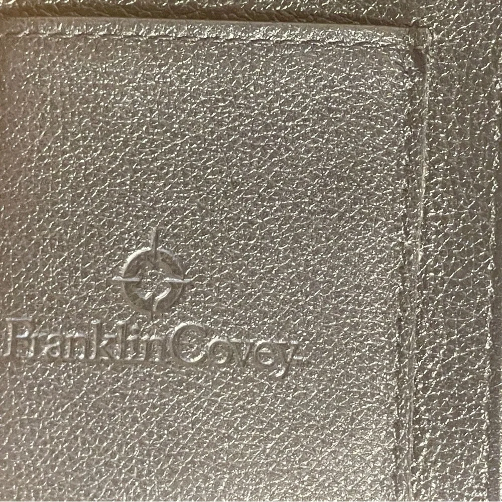 Franklin Covey Vintage Full Grain Leather Zip Around Planner Binder Organizer